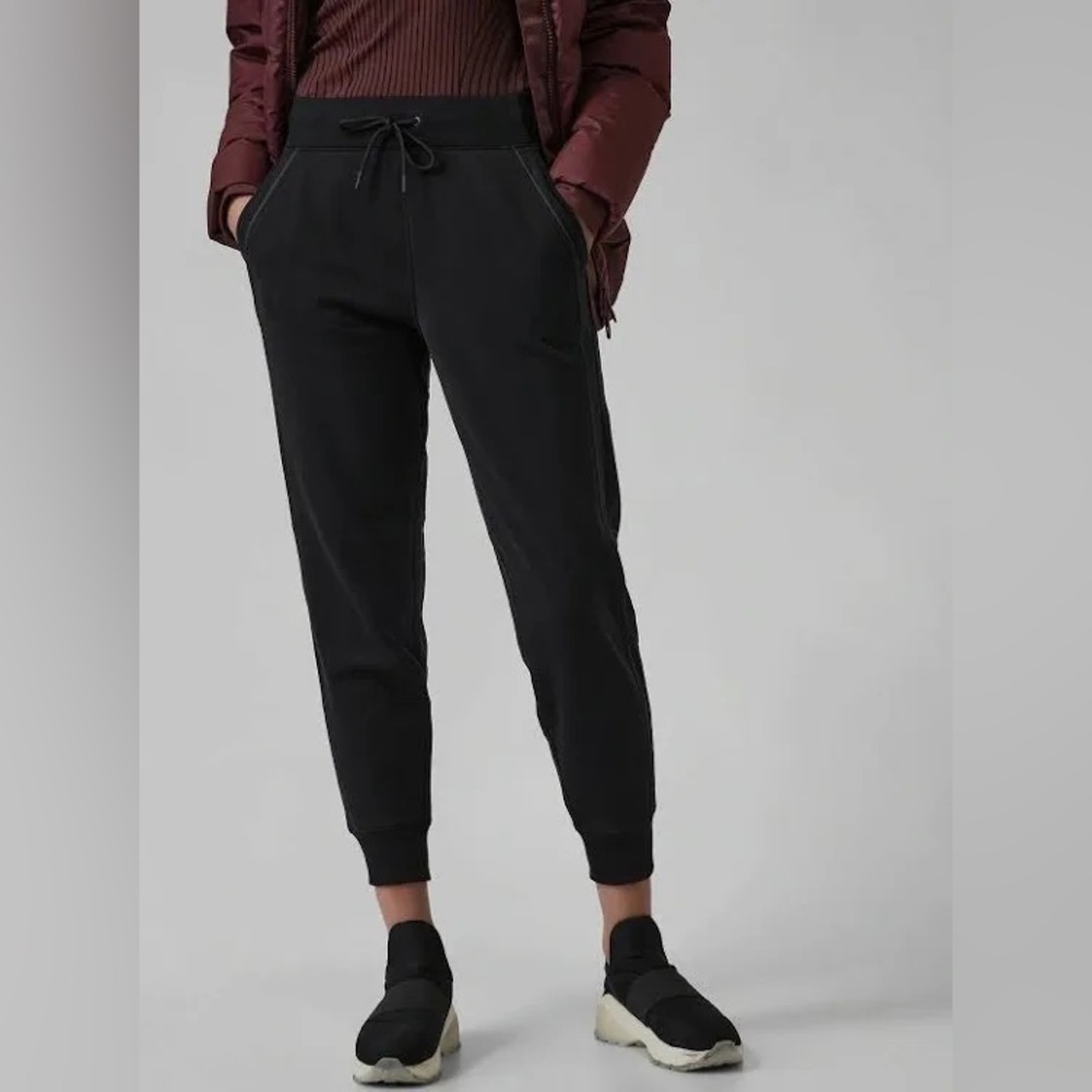 Athleta Altitude Jogger In Polartec Power Stretch black size XS P